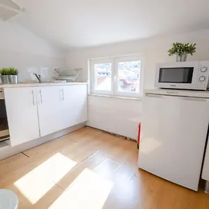 https://roof-house.hotels-lisbon-portugal.com